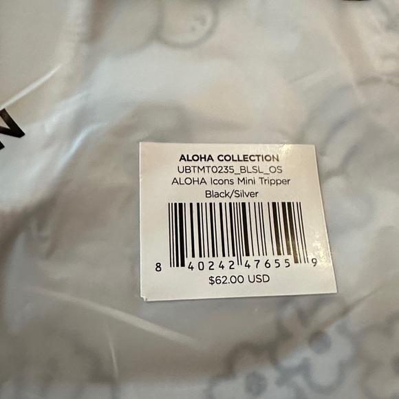 NEW Aloha Collection Hello Kitty Mini Tripper - Picture 4 of 4